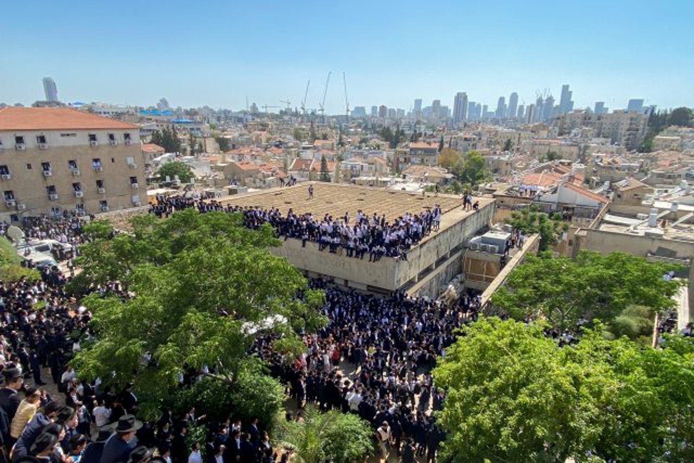 גלריה: מאות אלפים ליוו את הרב אדלשטיין זצ"ל