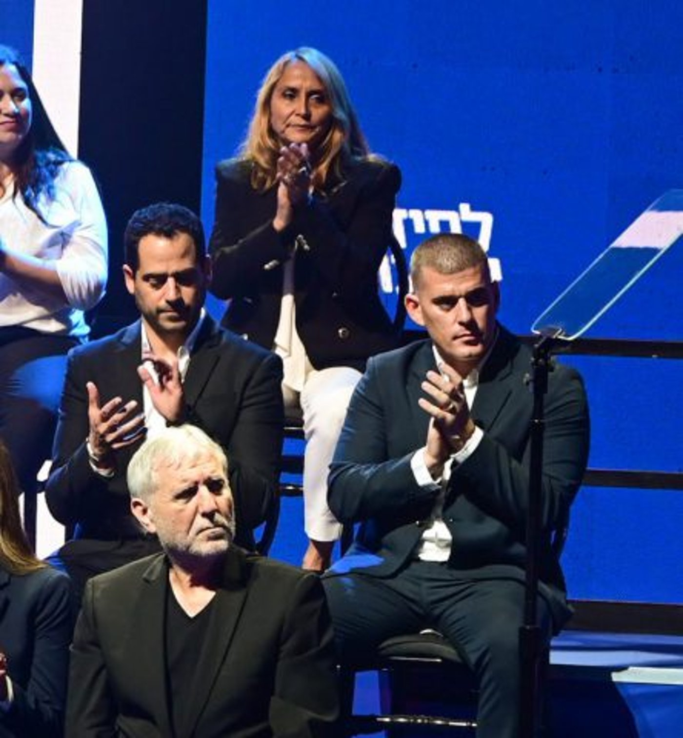 מימין: ירון לוי