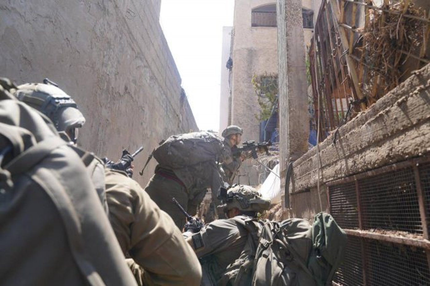 בתוך בתים ובין חצרות: צפו בפעילות צה"ל בג'נין