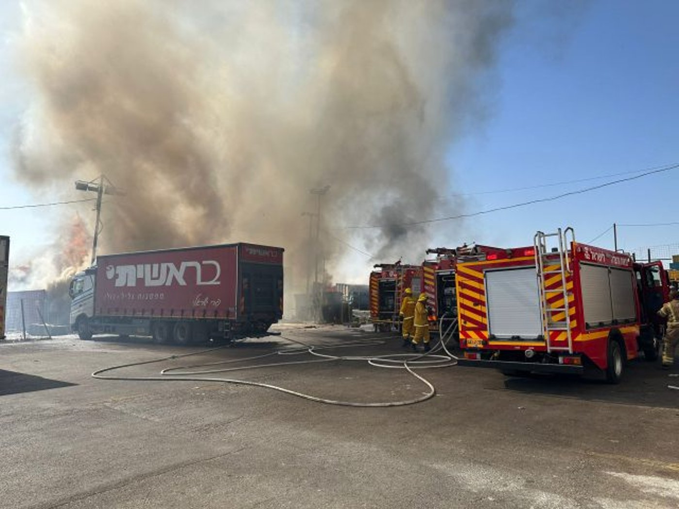 ירושלים: שריפה פרצה בשוק הסיטונאי