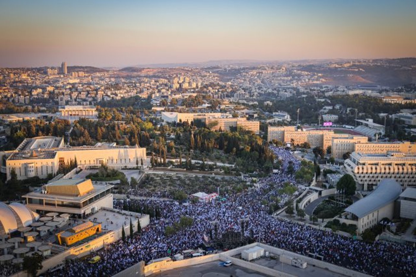 סמוטריץ' בהפגנה: 'החקיקה תעבור אבל אין שמחה לאיד'