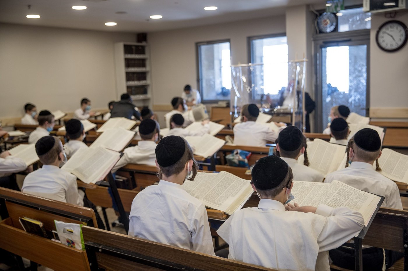 חרדים לומדים, אילוסטרציה