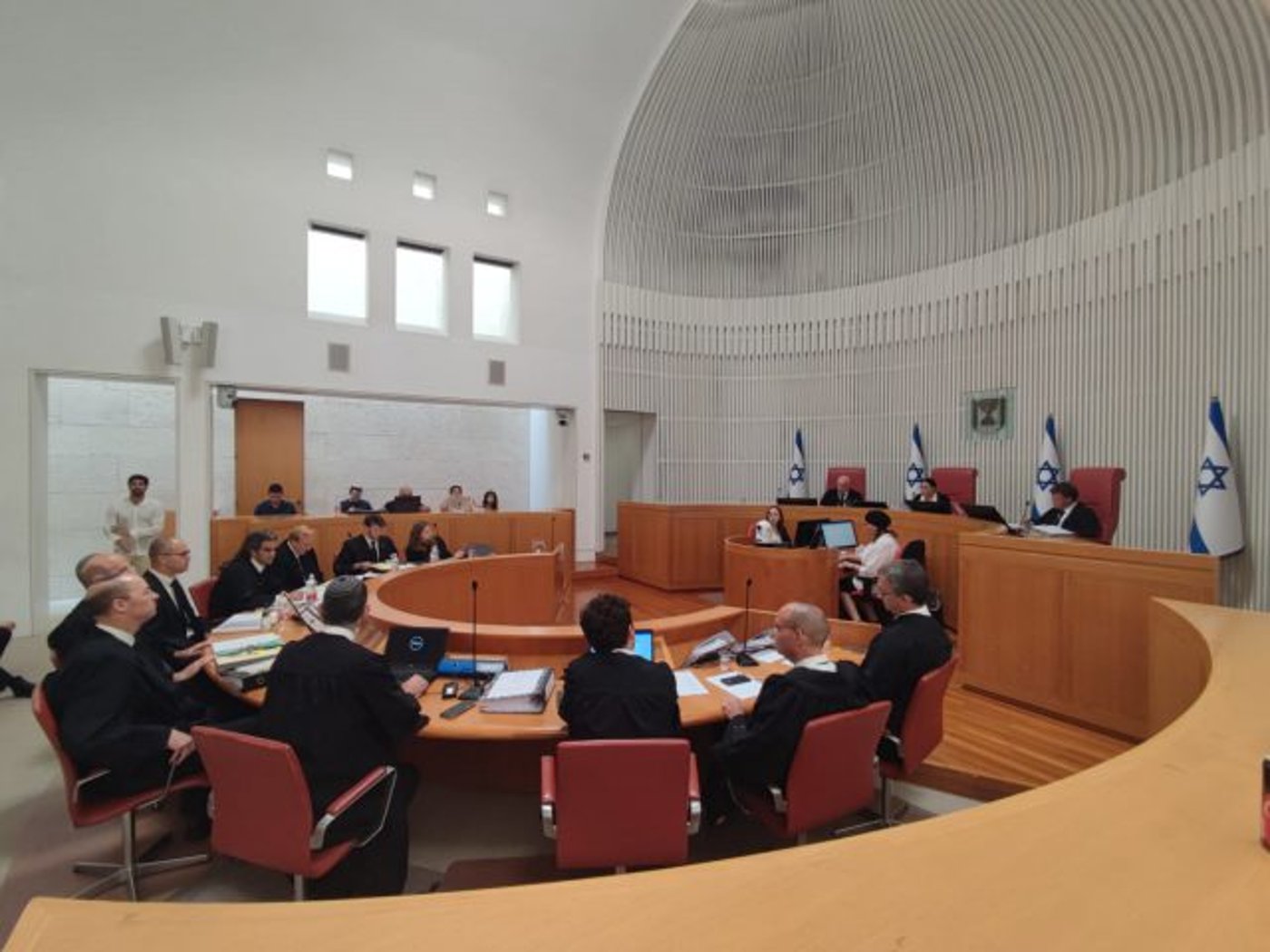 דרמה משפטית: בג"ץ בדיון על חוק הנבצרות