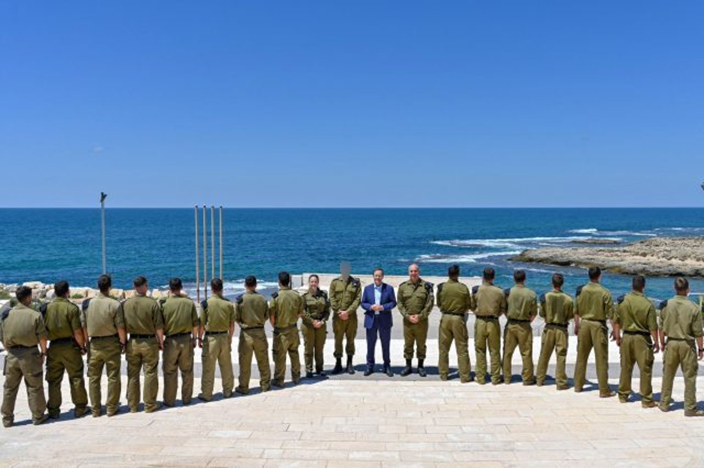 הרצוג בבסיס שייטת 13: "להשאיר את צה"ל מאוחד"
