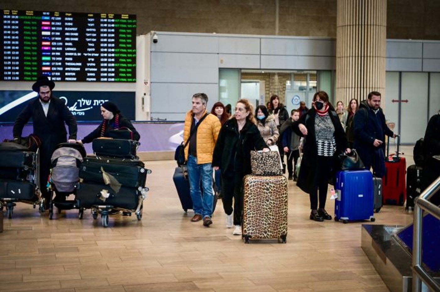 נתב"ג, למצולמים אין קשר לכתבה (צילום ארכיון: אבשלום ששוני/פלאש 90)