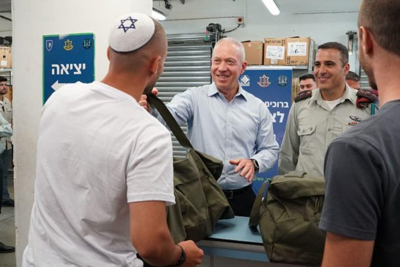 גלנט בקריאה למתגייסים: "לא אתן ידי לפגיעה בצה"ל"
