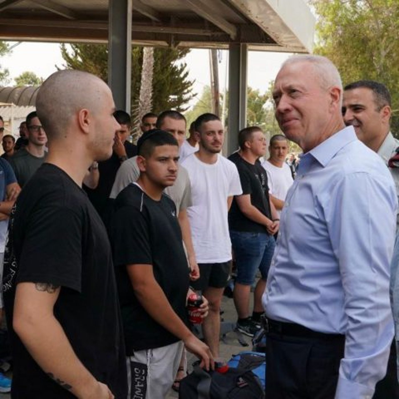 גלנט בקריאה למתגייסים: "לא אתן ידי לפגיעה בצה"ל"