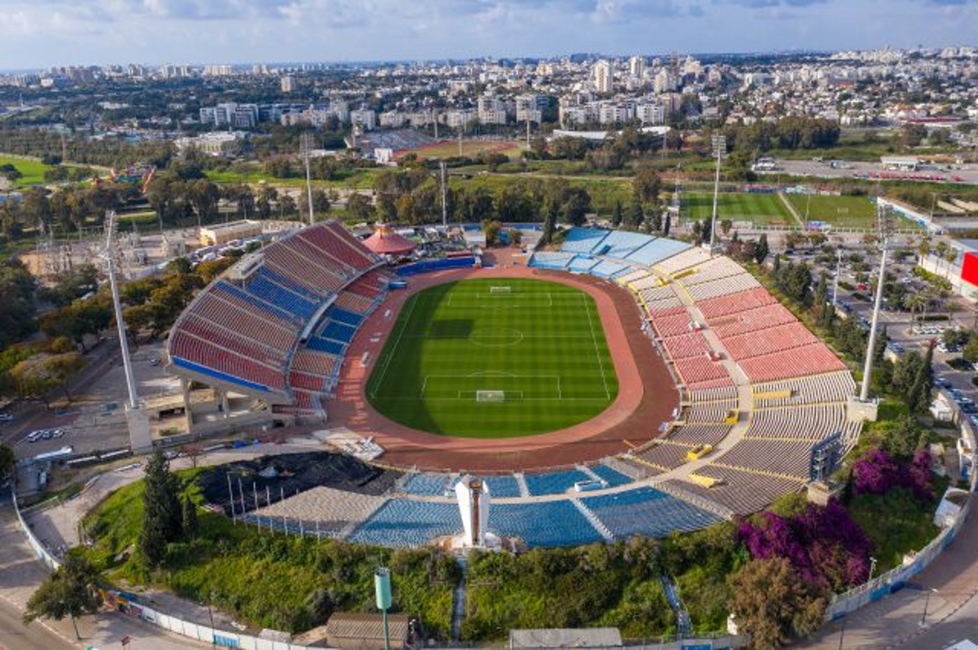 אצטדיון רמת גן, היגיטה שמר על שער נקי