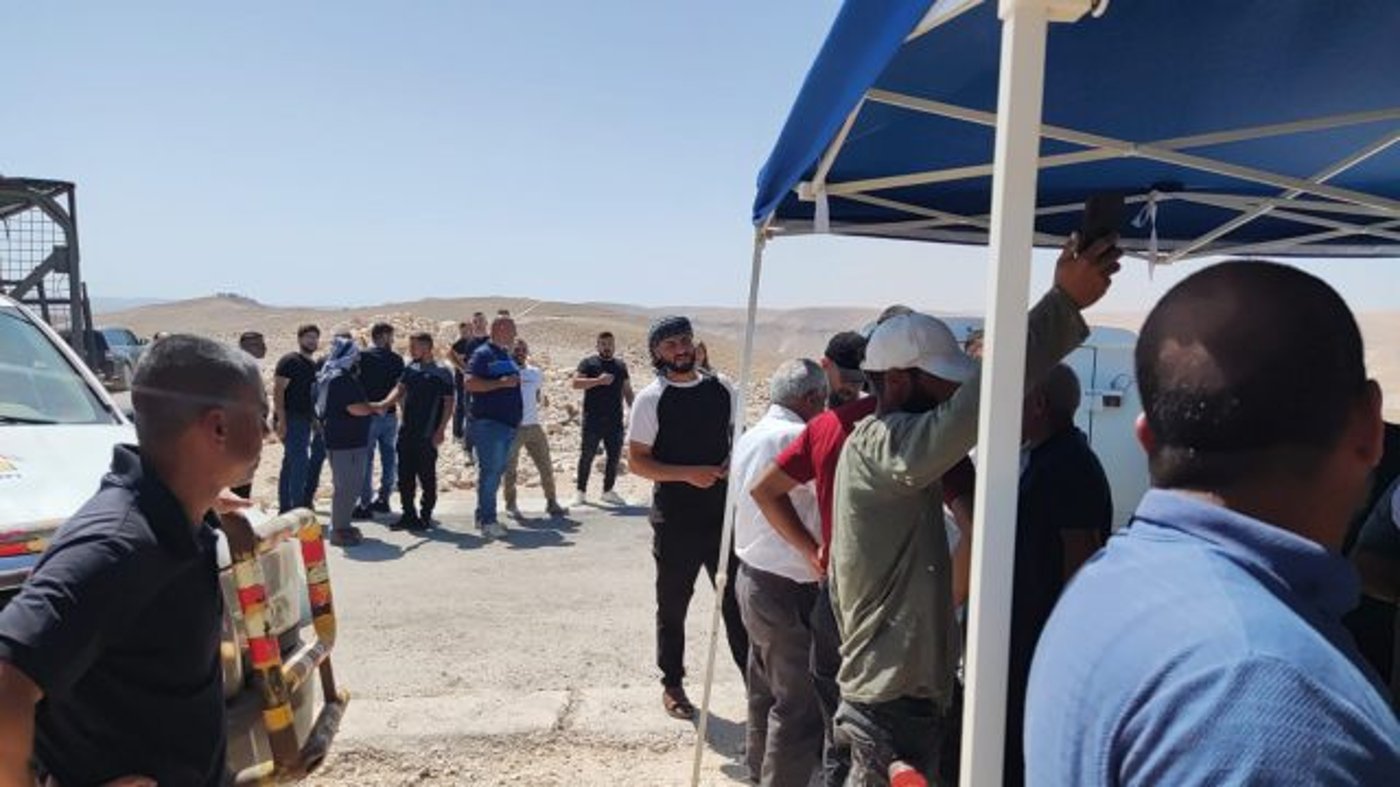 פלסטינים הגיעו "לפוצץ" סיור של מועצת יש"ע. צפו