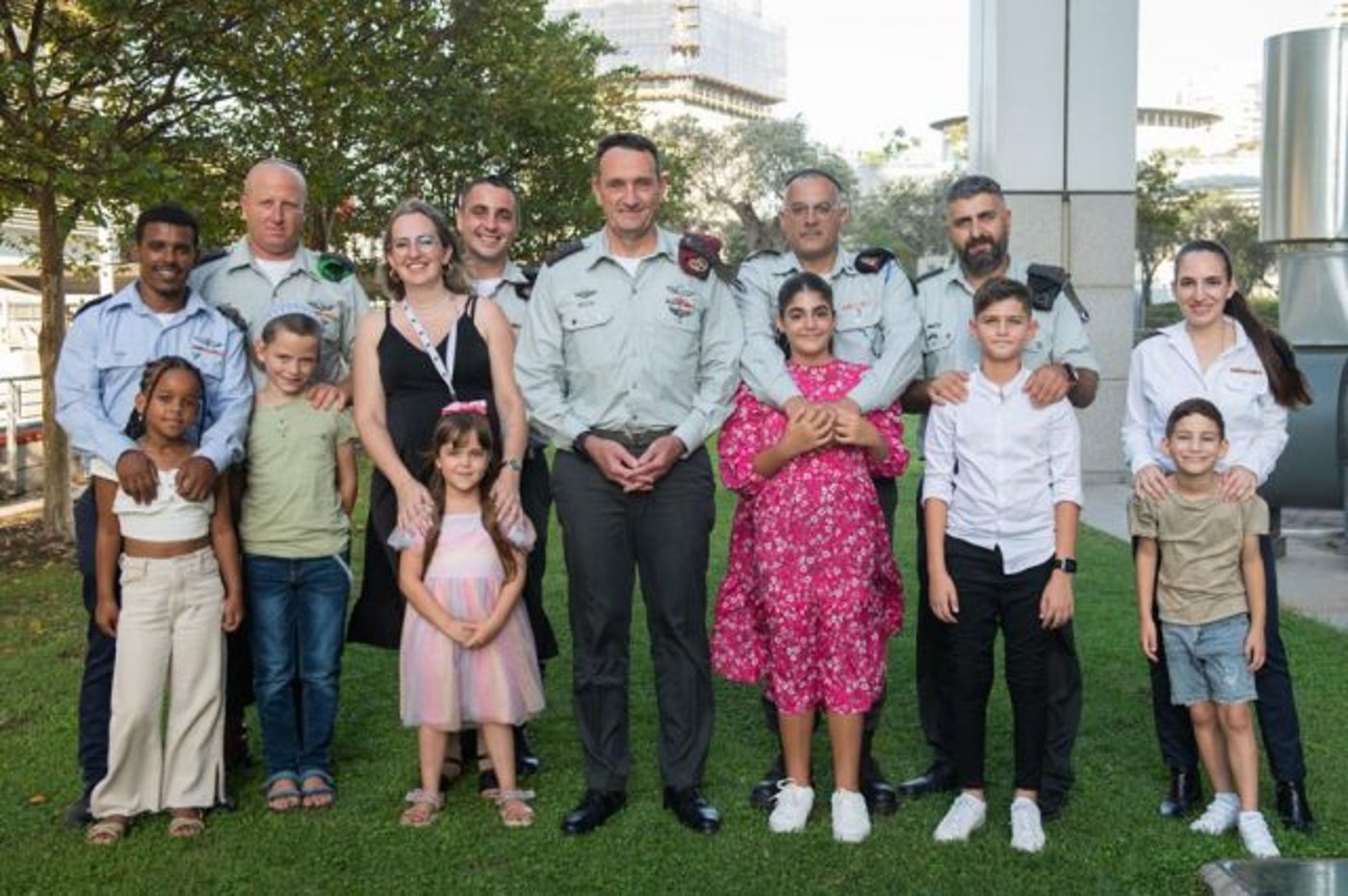 הילדים עם הוריהם