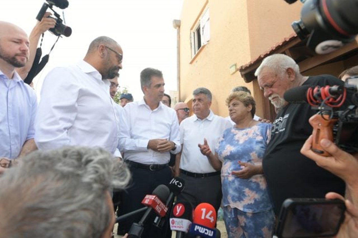 שר החוץ של בריטניה ביקר באופקים ונחשף לזוועות