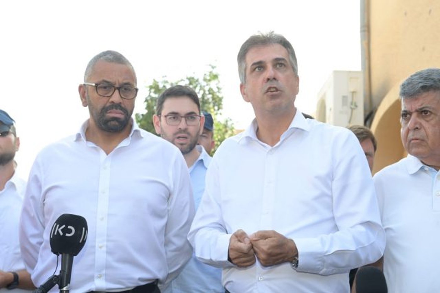 שר החוץ של בריטניה ביקר באופקים ונחשף לזוועות