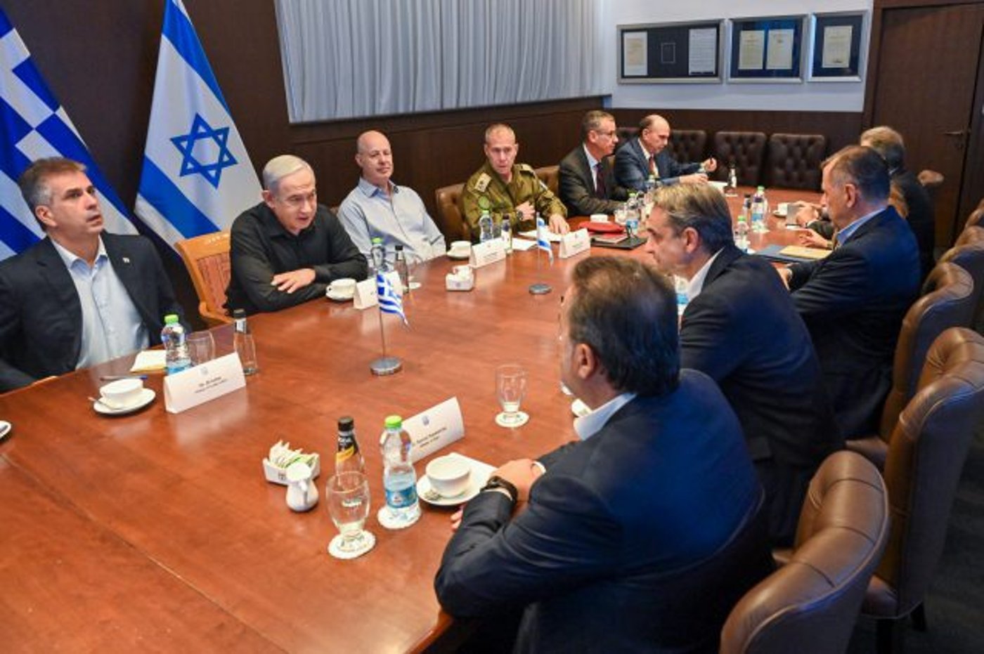 נתניהו עם מקבילו היווני