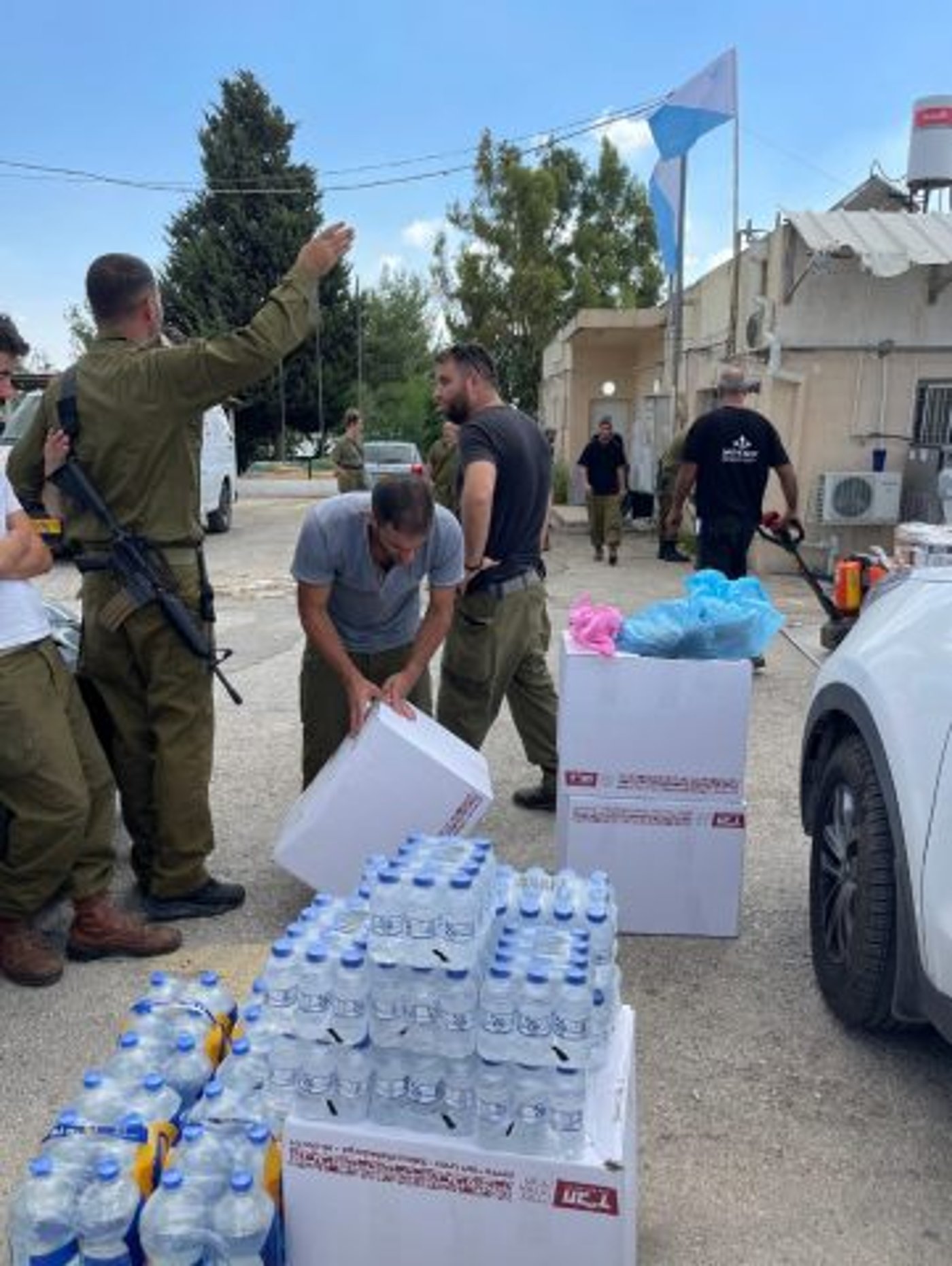 סיוע ממוקד לכל חייל מהחמ"ל של כפר חב"ד