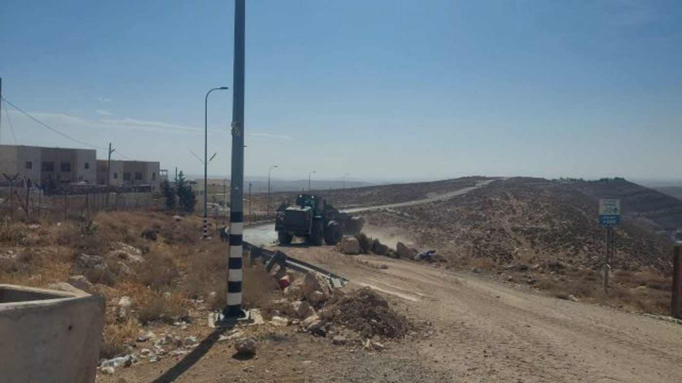 פתיחת ציר לערבים צמוד למעלה עמוס