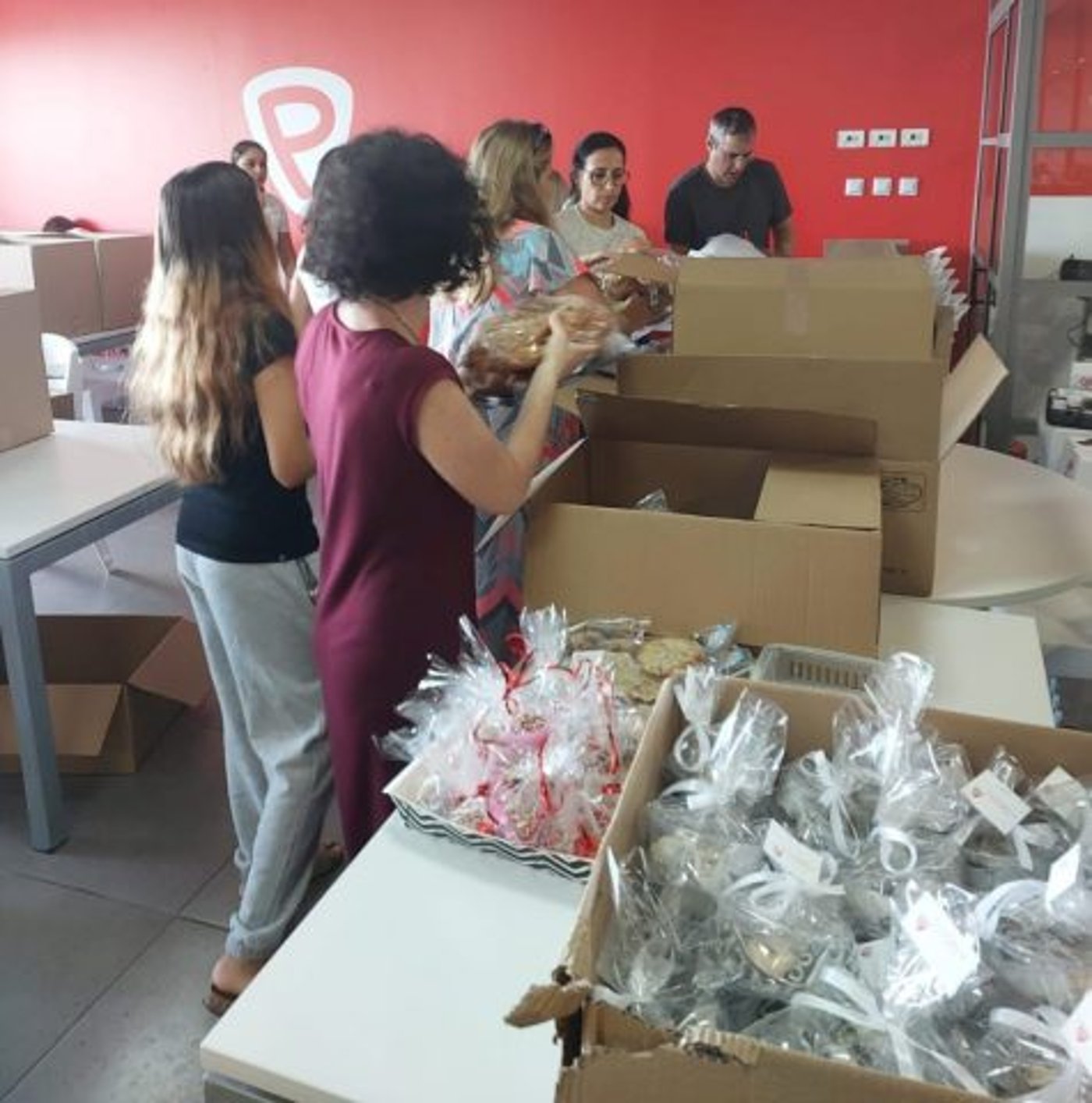 פספורטכארד מגדילה את תקציב התרומות שלה למאמץ הלחימה