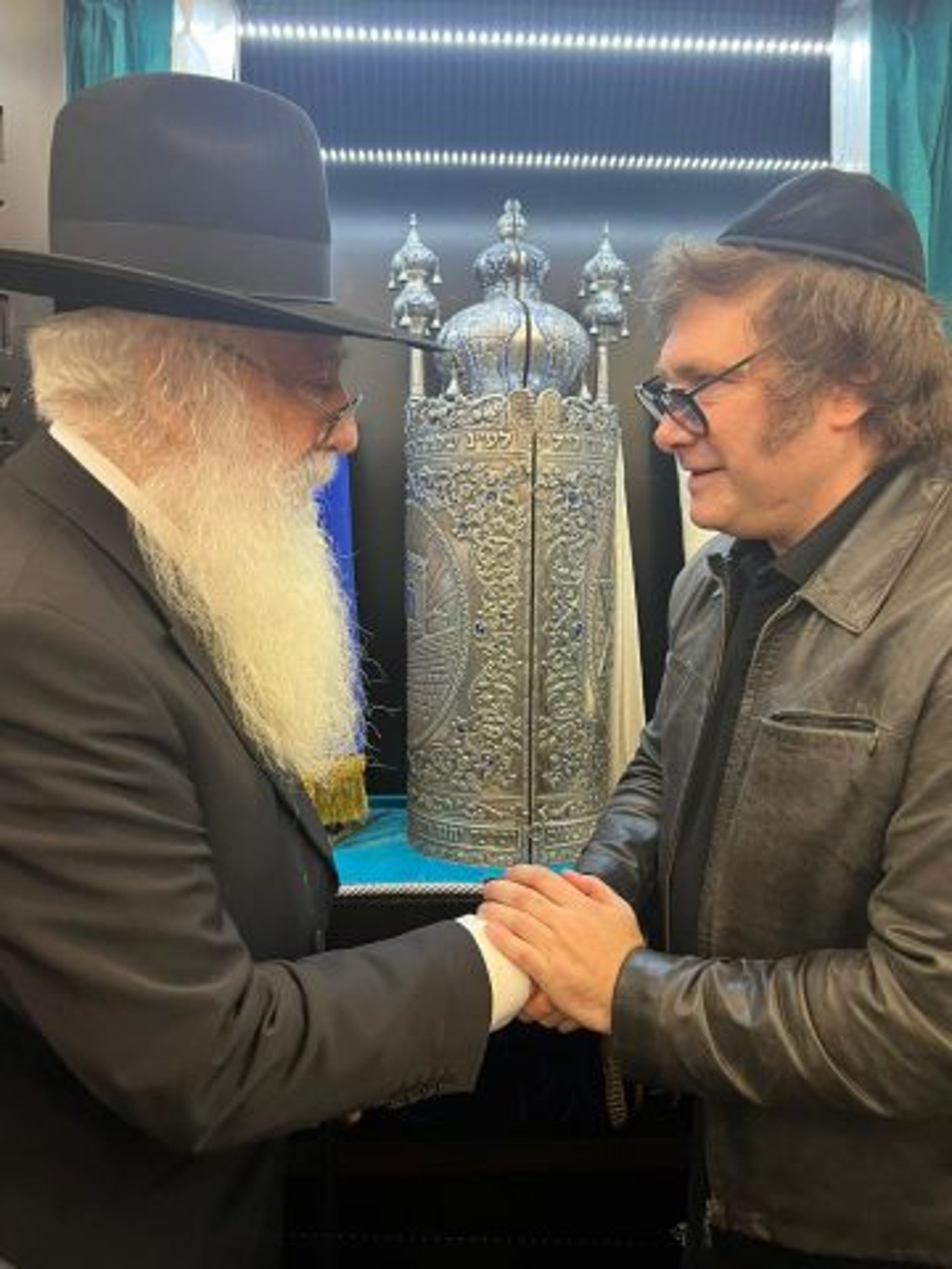 עם כיפה לראשו: צפו בהבדלה של נשיא ארגנטינה