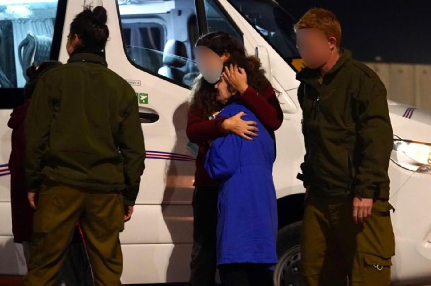אירנה טטי לצד כוחות צה״ל בשטח ישראל