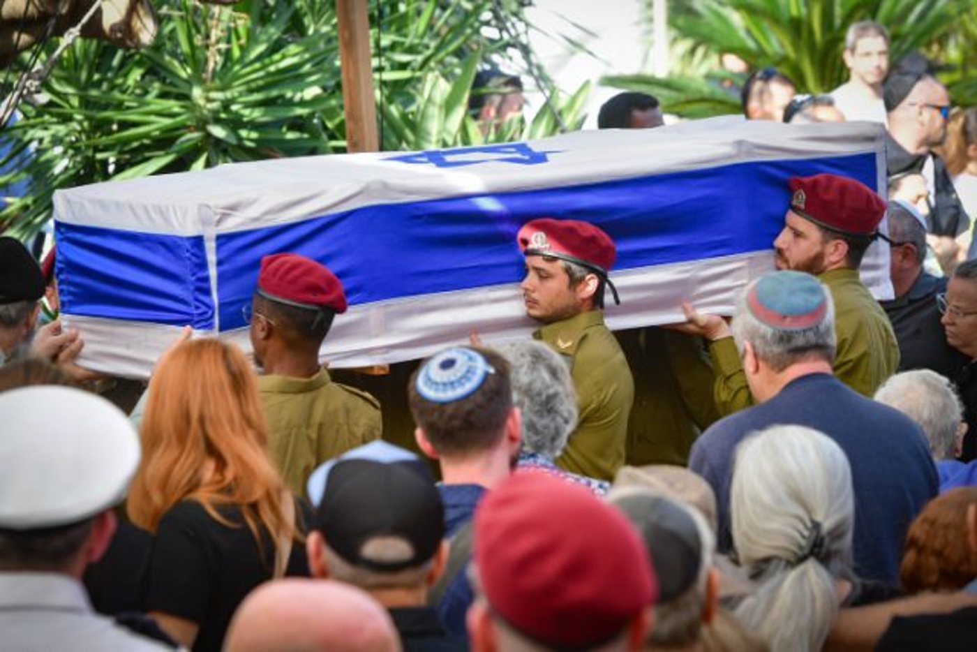 גל איזנקוט הובא למנוחות: "בן למשפחת מופת"