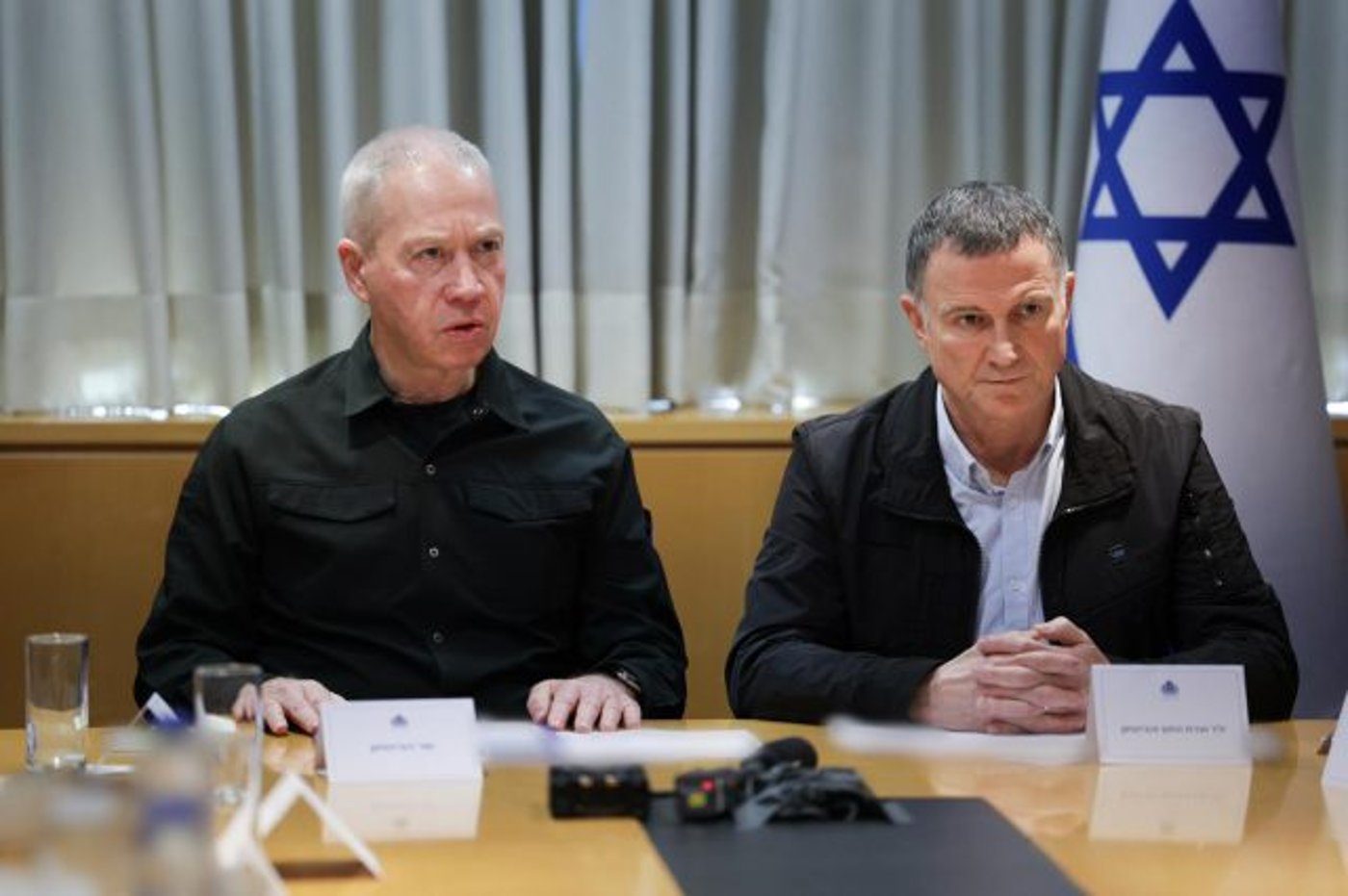 גלנט: "הותקפנו מ-7 זירות, פעלנו כבר ב-6 מהן"