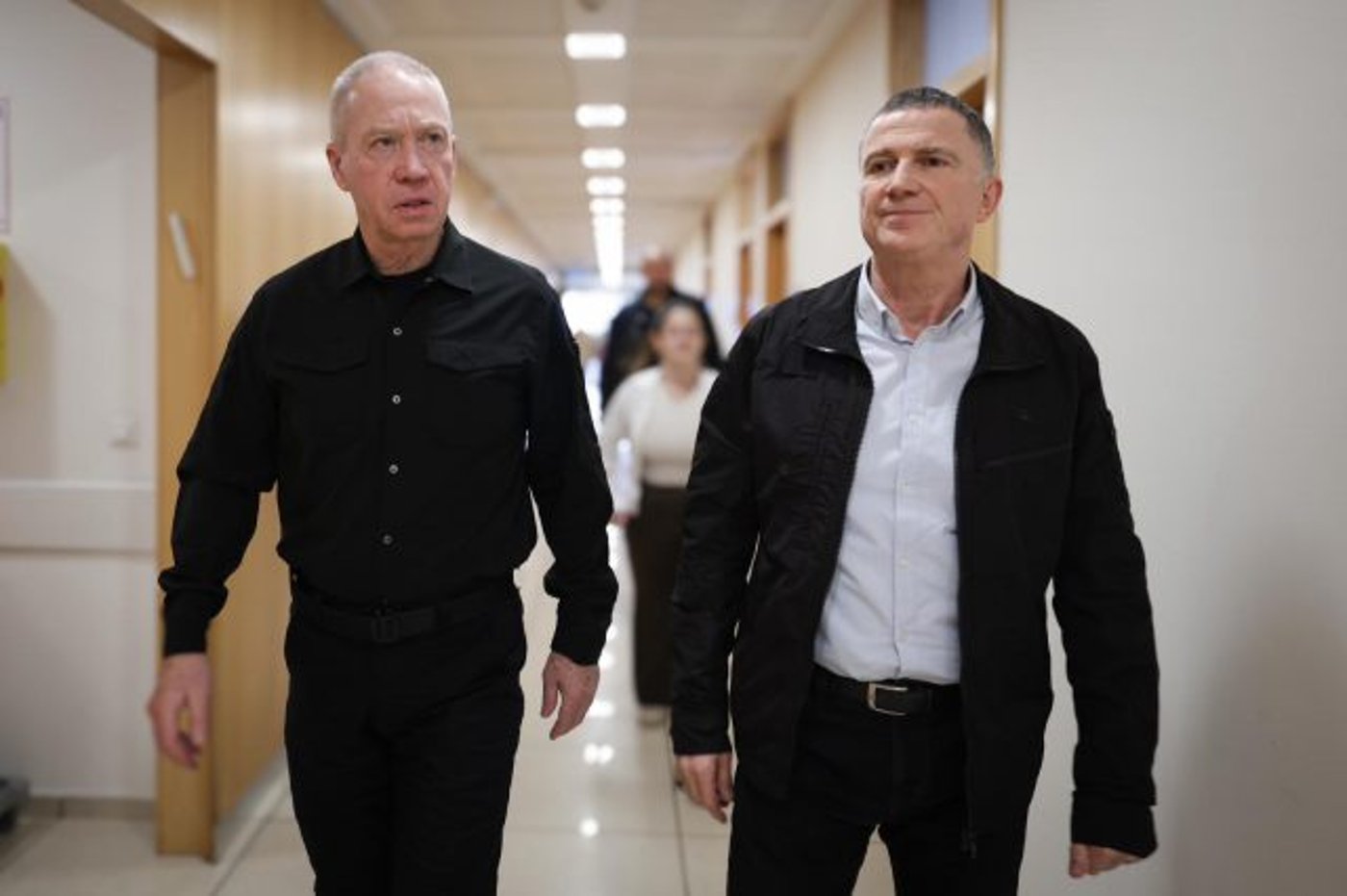 גלנט: "הותקפנו מ-7 זירות, פעלנו כבר ב-6 מהן"