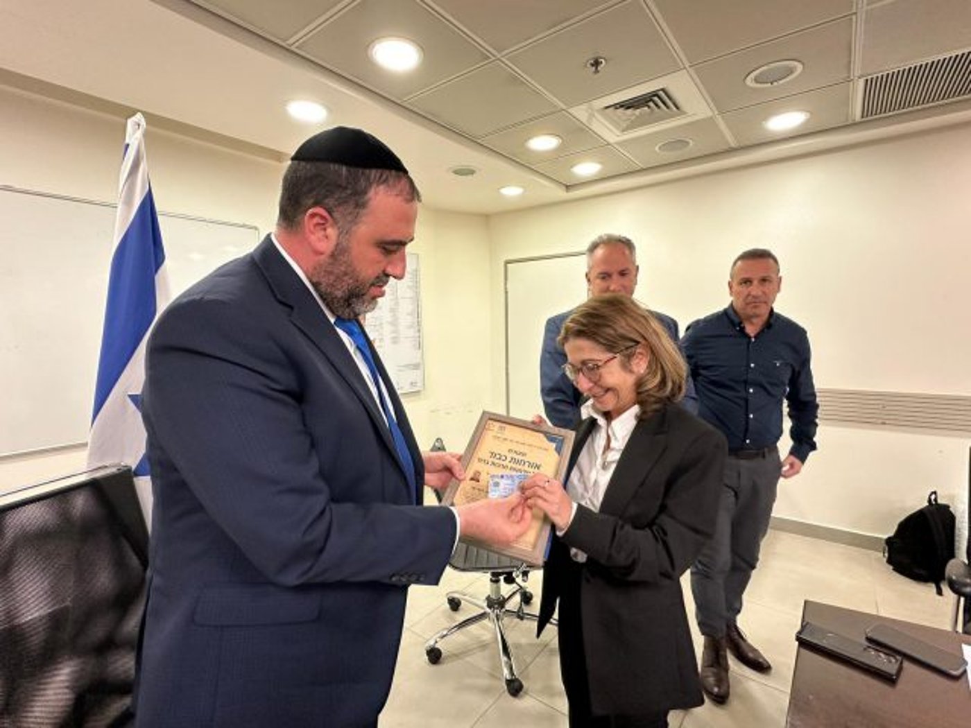 (ללא קרדיט)