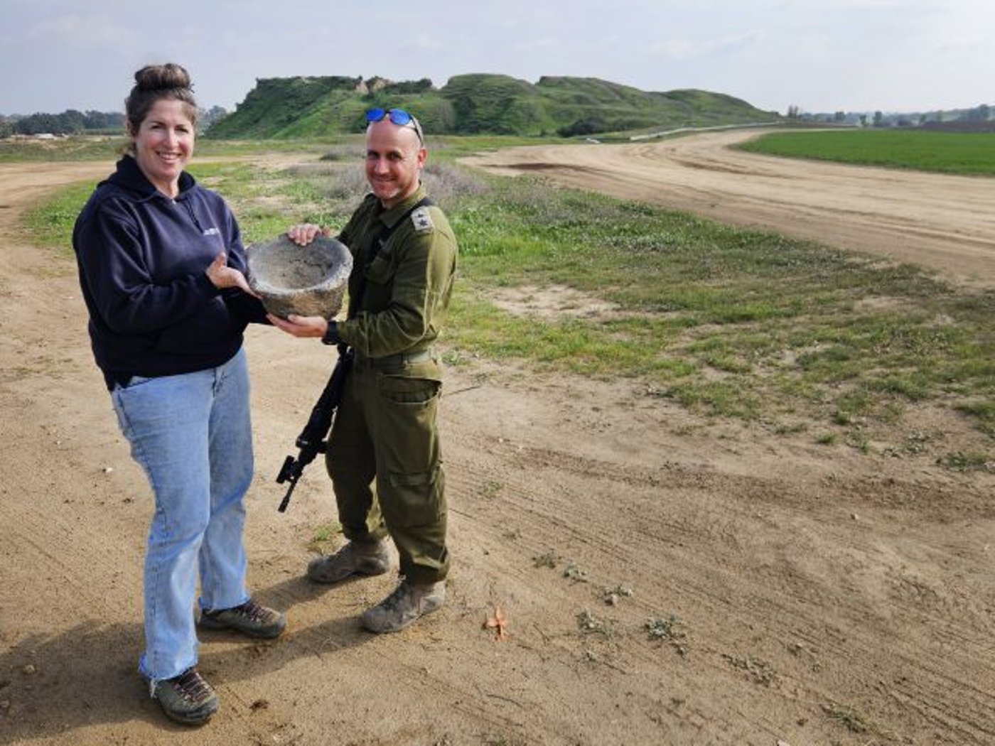ד"ש מהעבר: מילואימניקים מצאו כלי קדום בעוטף