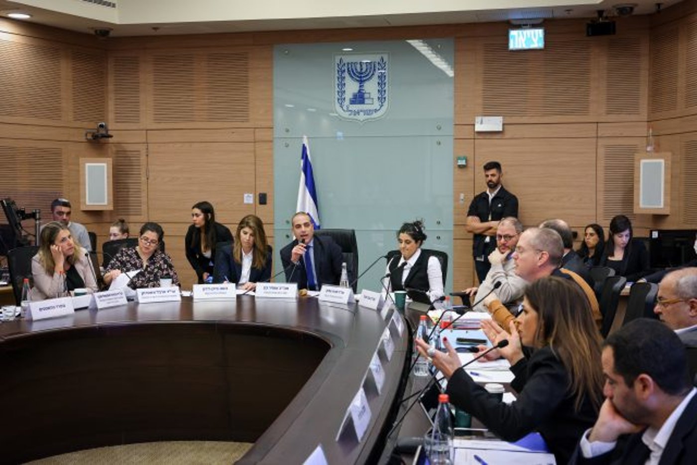 ועדת הכנסת.
