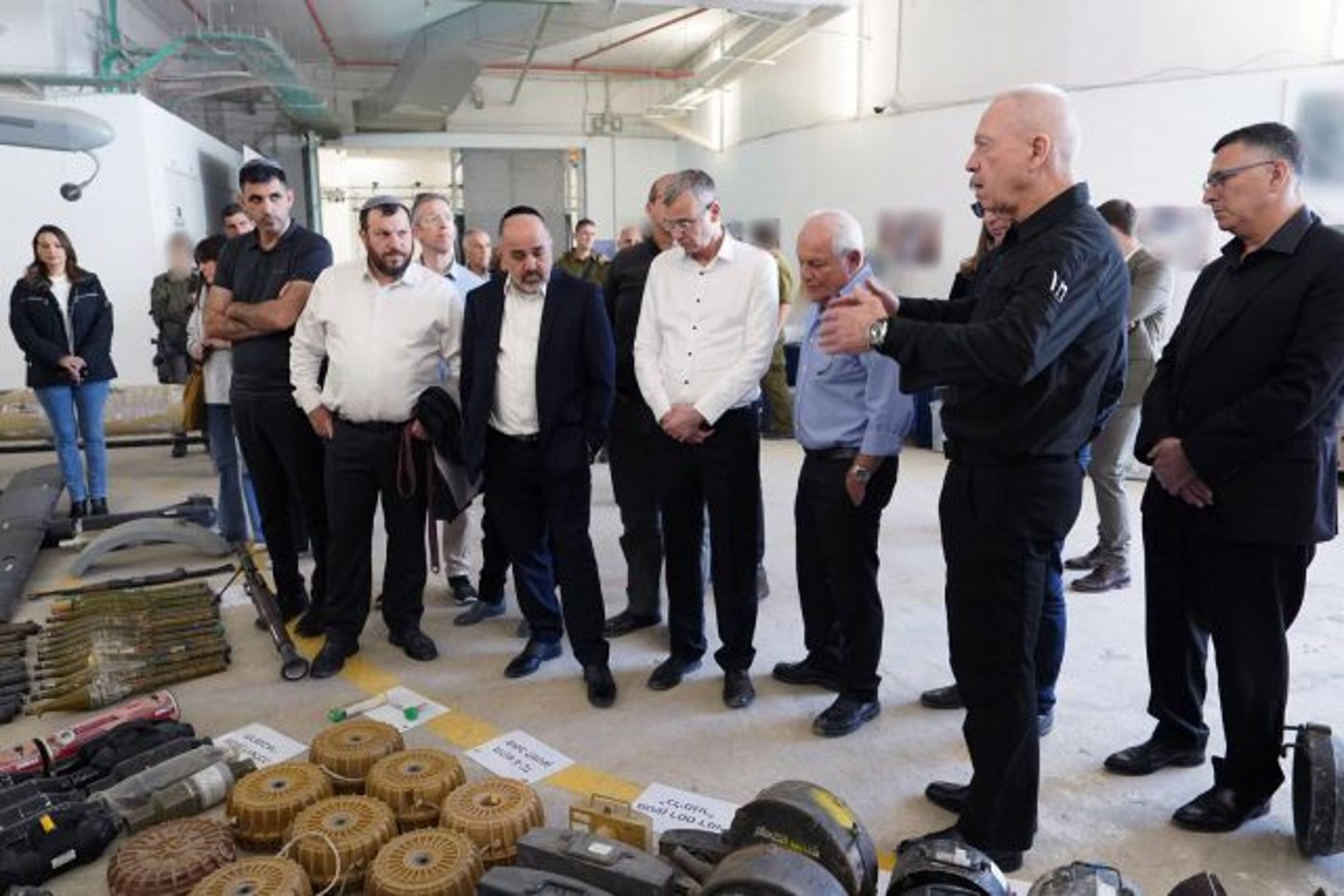 יתר חברי הממשלה בישיבה
