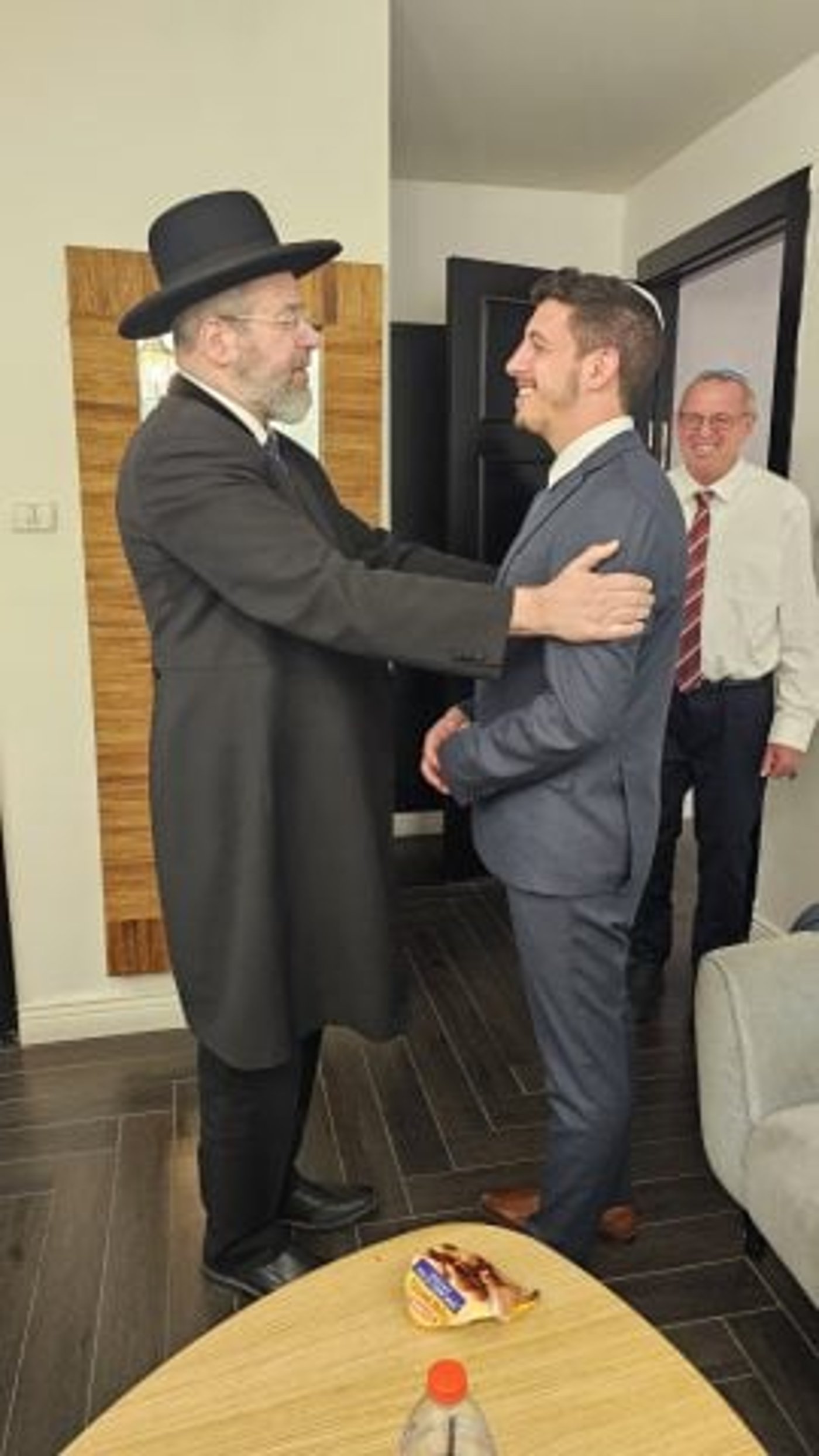 הרב הראשי דוד לאו שליט"א עם דביר החתן