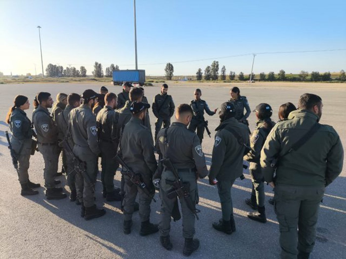 עשרות מפגינים פונו בכח במעבר ניצנה | צפו