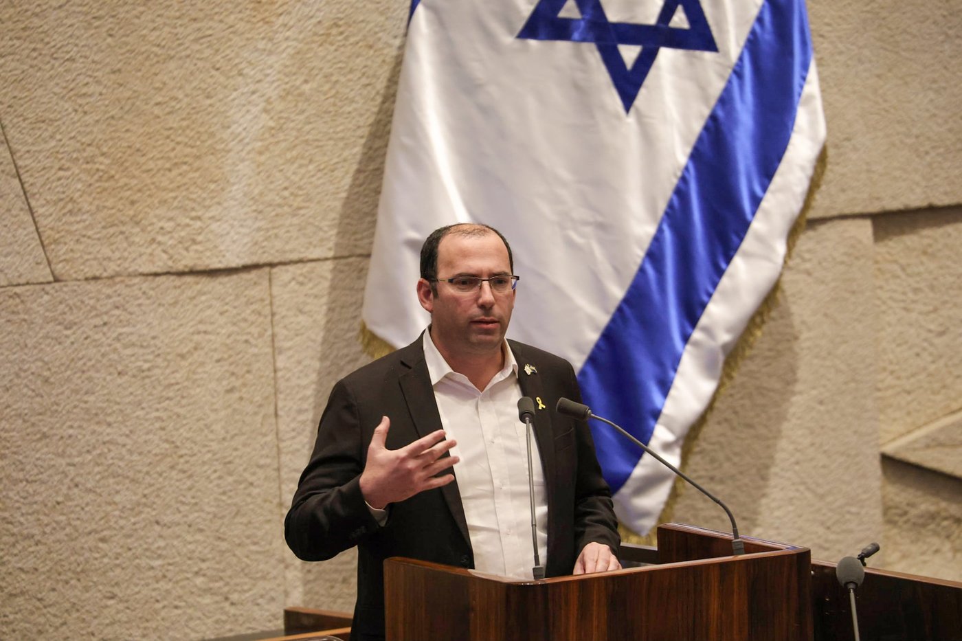 הנתונים נחשפים: מי נוכח בכנסת ומי רק קופץ לביקור?