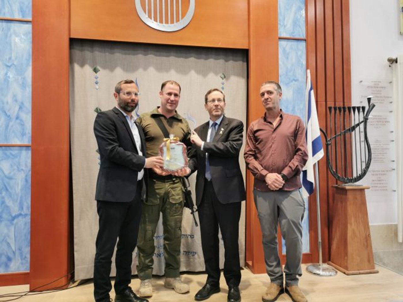 אות הוקרה מהנשיא לגיבור הפיגוע בתחנת הדלק בעלי