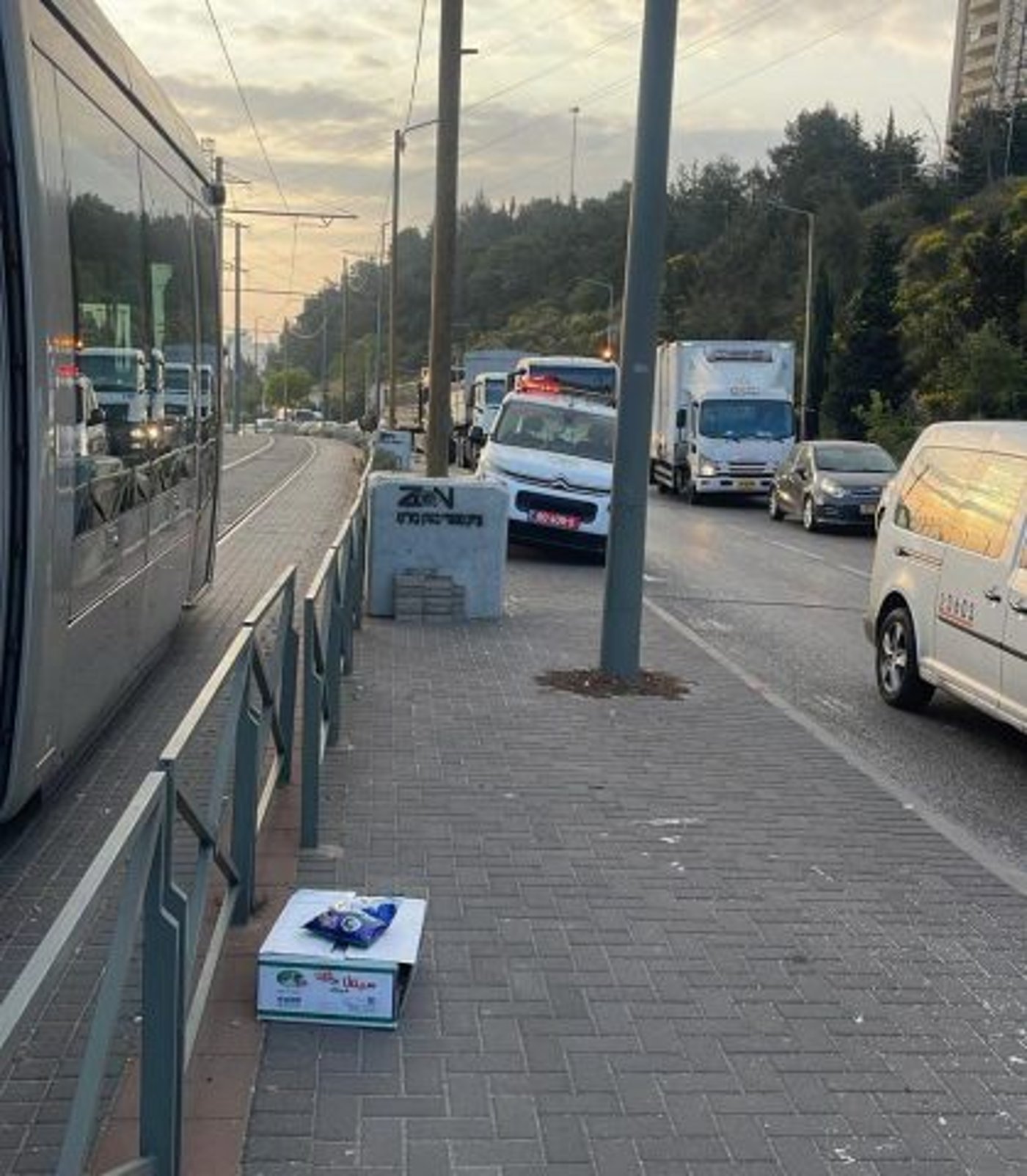 חשד: חסמו את ציר מעלה אדומים וגרמו נזק למשאיות