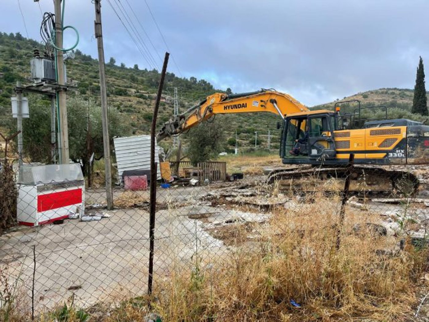 הריסת מבנים ופינוי פלישה חקלאית בכפר ערבי