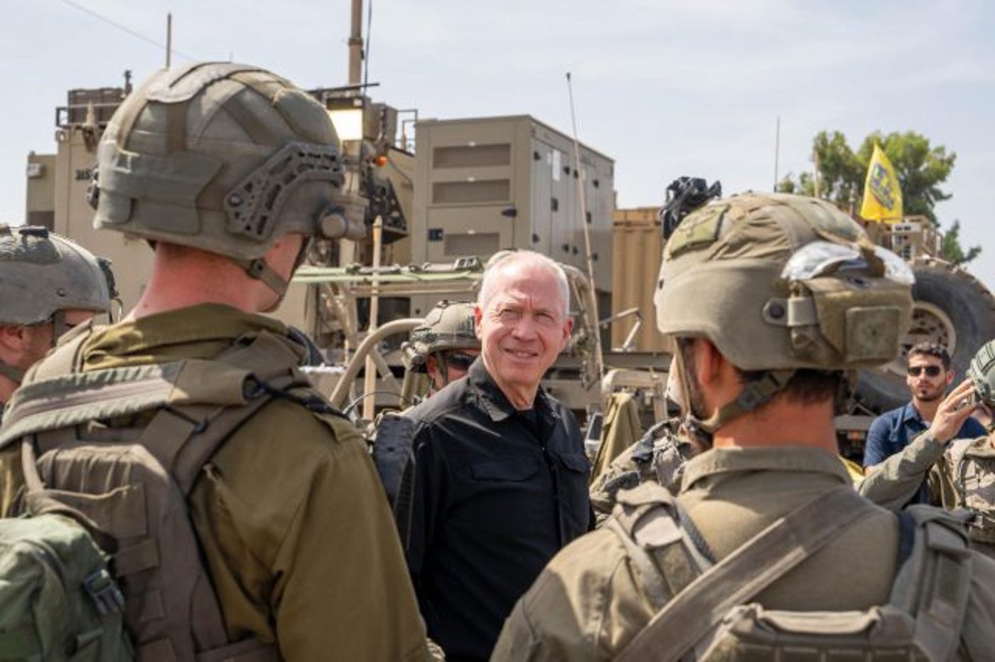 גלנט ללוחמים: אתם תחסלו את חמאס, אנו נחליף אותו