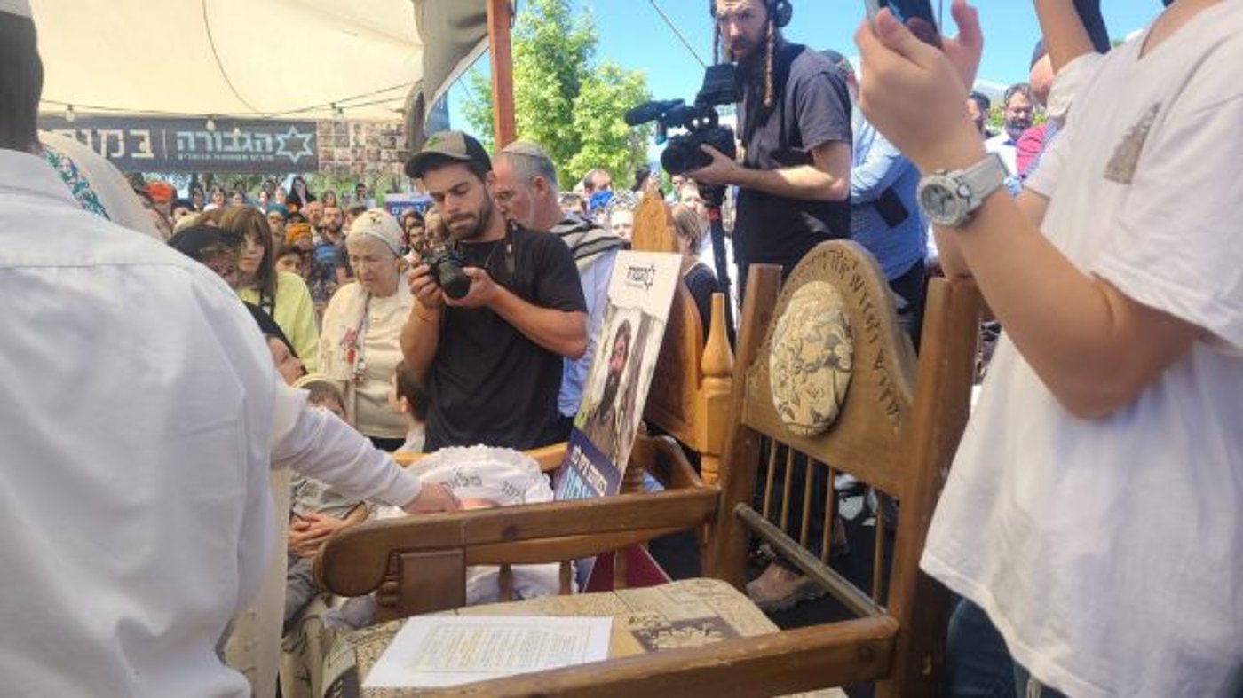 בדמייך חיי: ברית מרגשת לבנו של נערן אשחר ז"ל