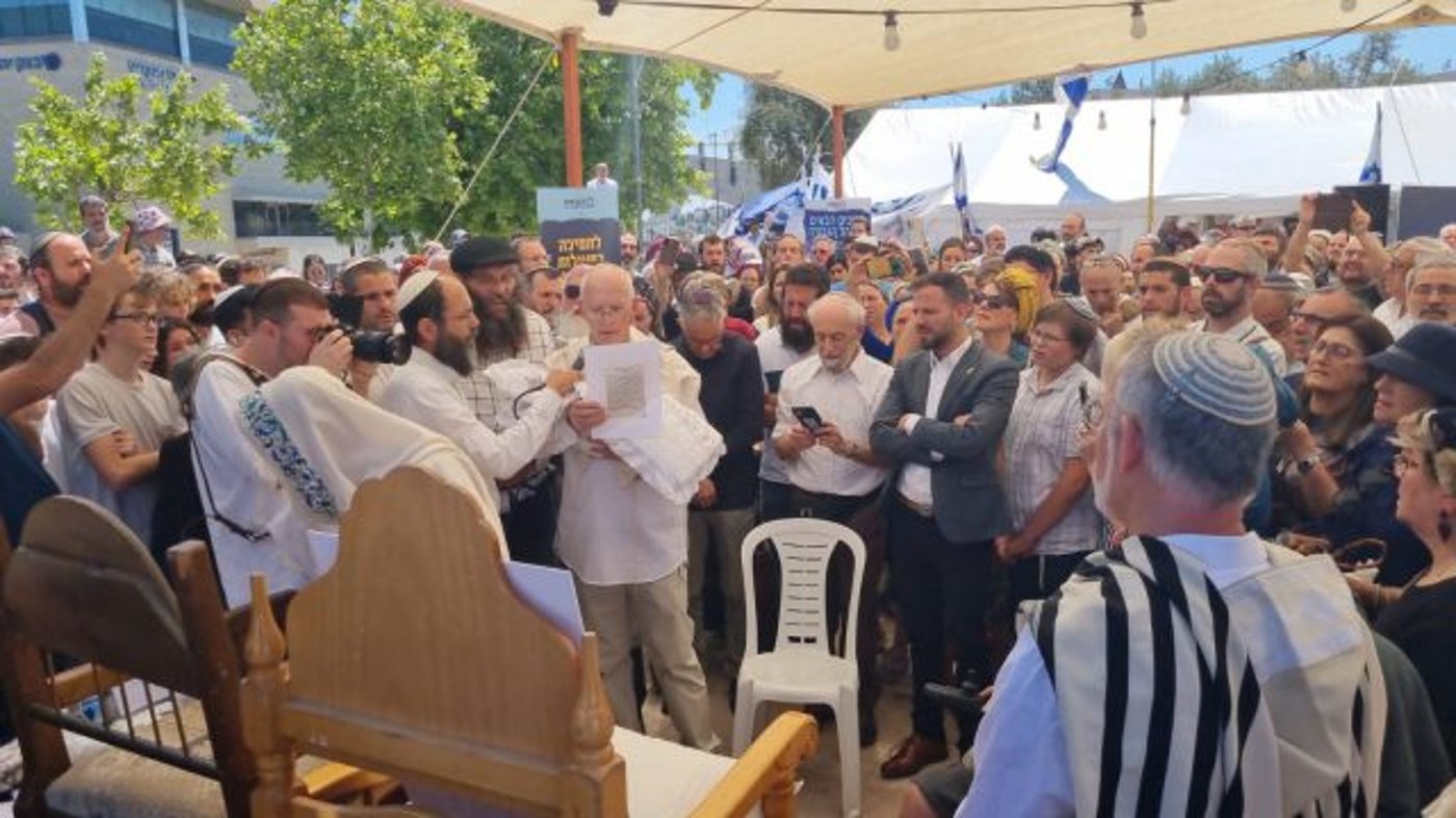 בדמייך חיי: ברית מרגשת לבנו של נערן אשחר ז"ל