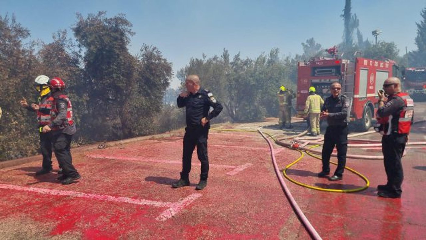 שריפה נרחבת בירושלים: מוזיאון ישראל פונה