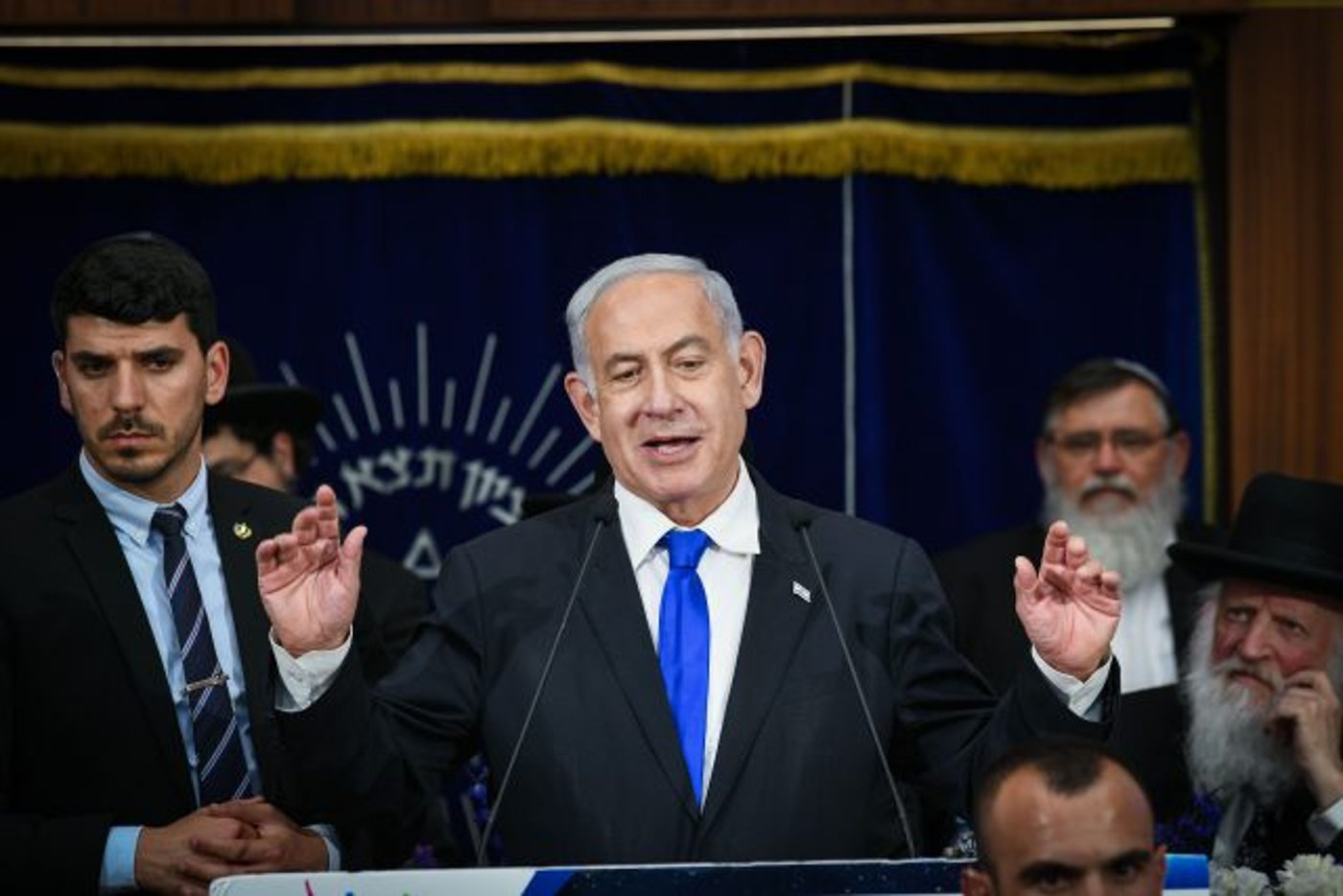 (נתניהו במרכז הרב בשנה שעברה,
