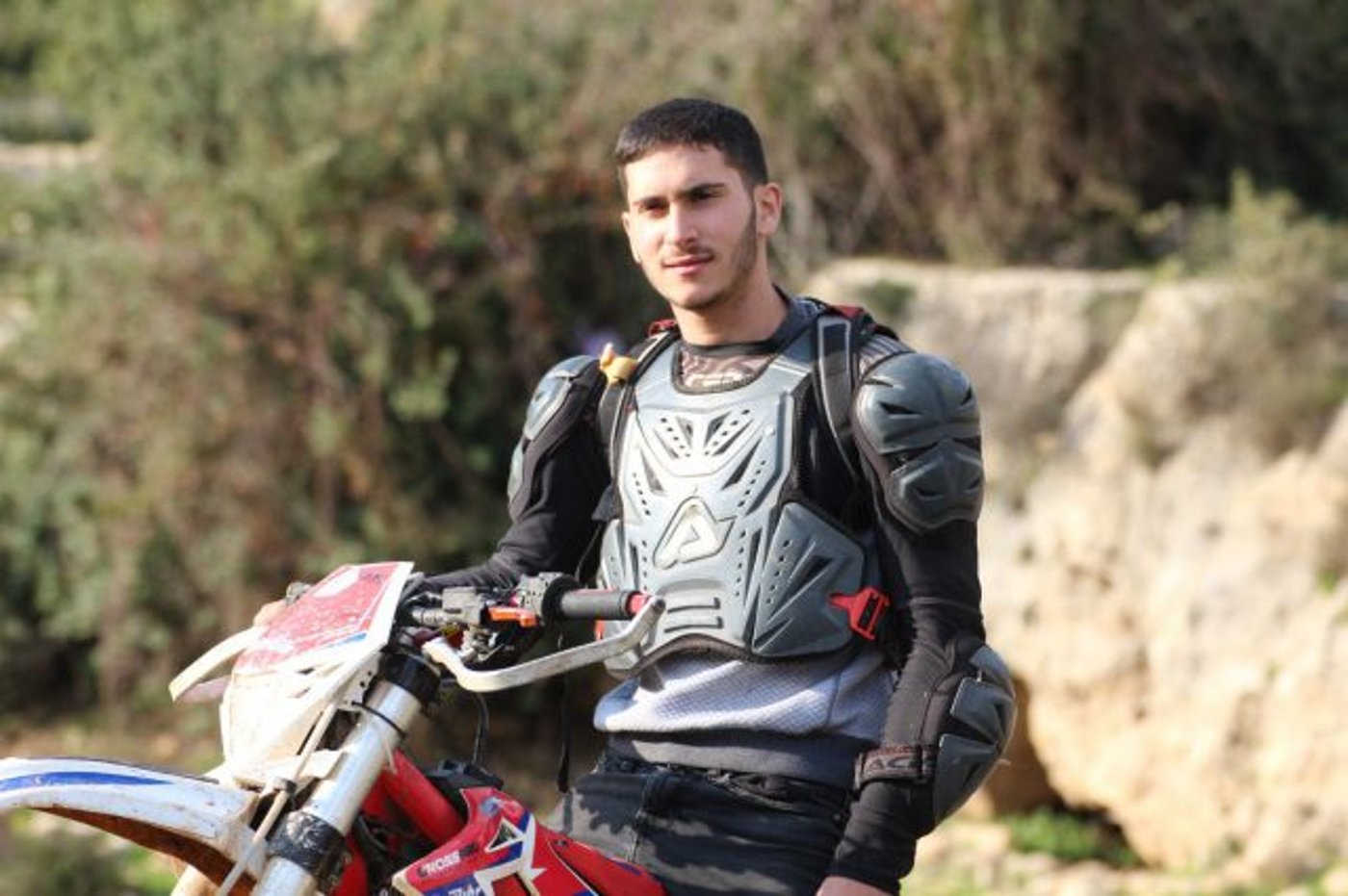 על האופנוע (באדיבות המשפחה)