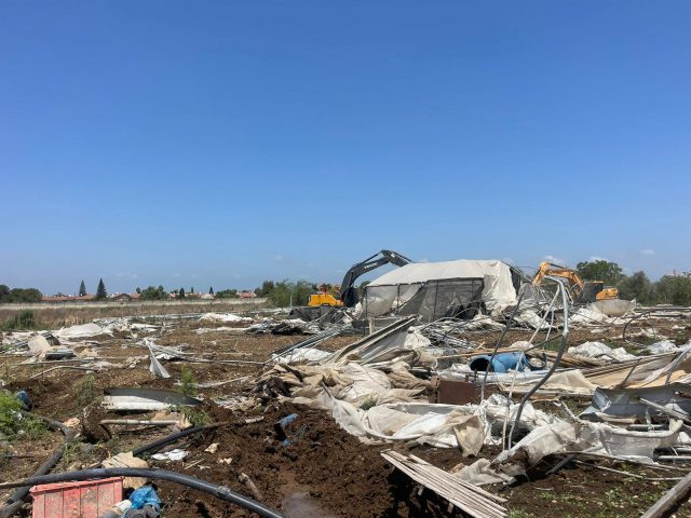 סמוך לגדר: נהרסו מבנים מהם בוצע ירי לבת חפר