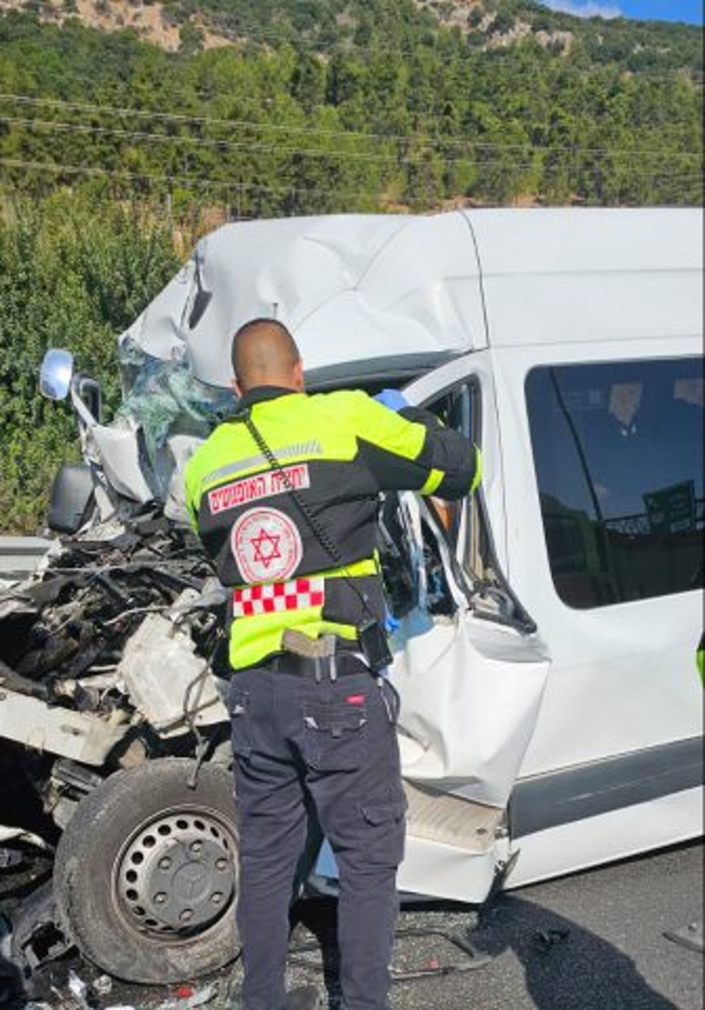 15 פצועים, בהם 3 קשה, בתאונת דרכים בכביש 6
