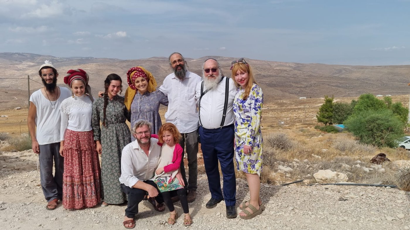 שלהבת יחד עם משפחת סנדק
