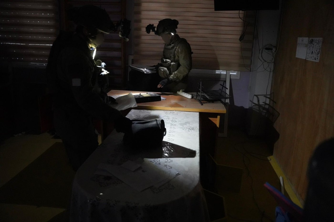 צפו: שייטת 13 פושטת על בית החולים שהפך למפקדת חמאס