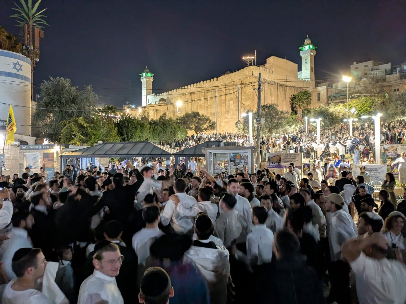 אלפים בשבת חיי שרה בחברון