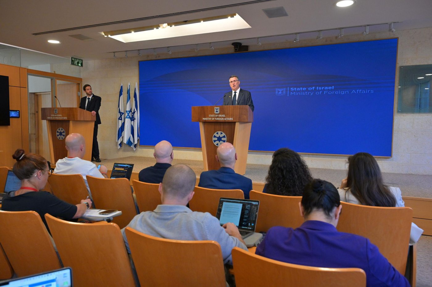 סער בתדרוך לכתבים זרים: "הכיבוש האיראני בסוריה נגמר"