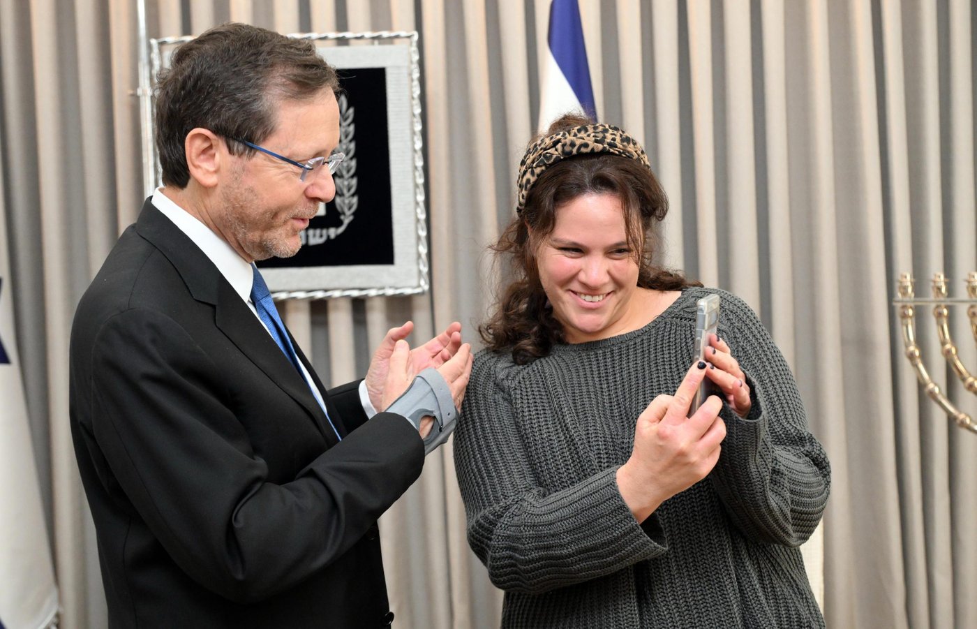 הרצוג נפגש עם אלמנות סרוגות: "עם ישראל מצדיע לכן"