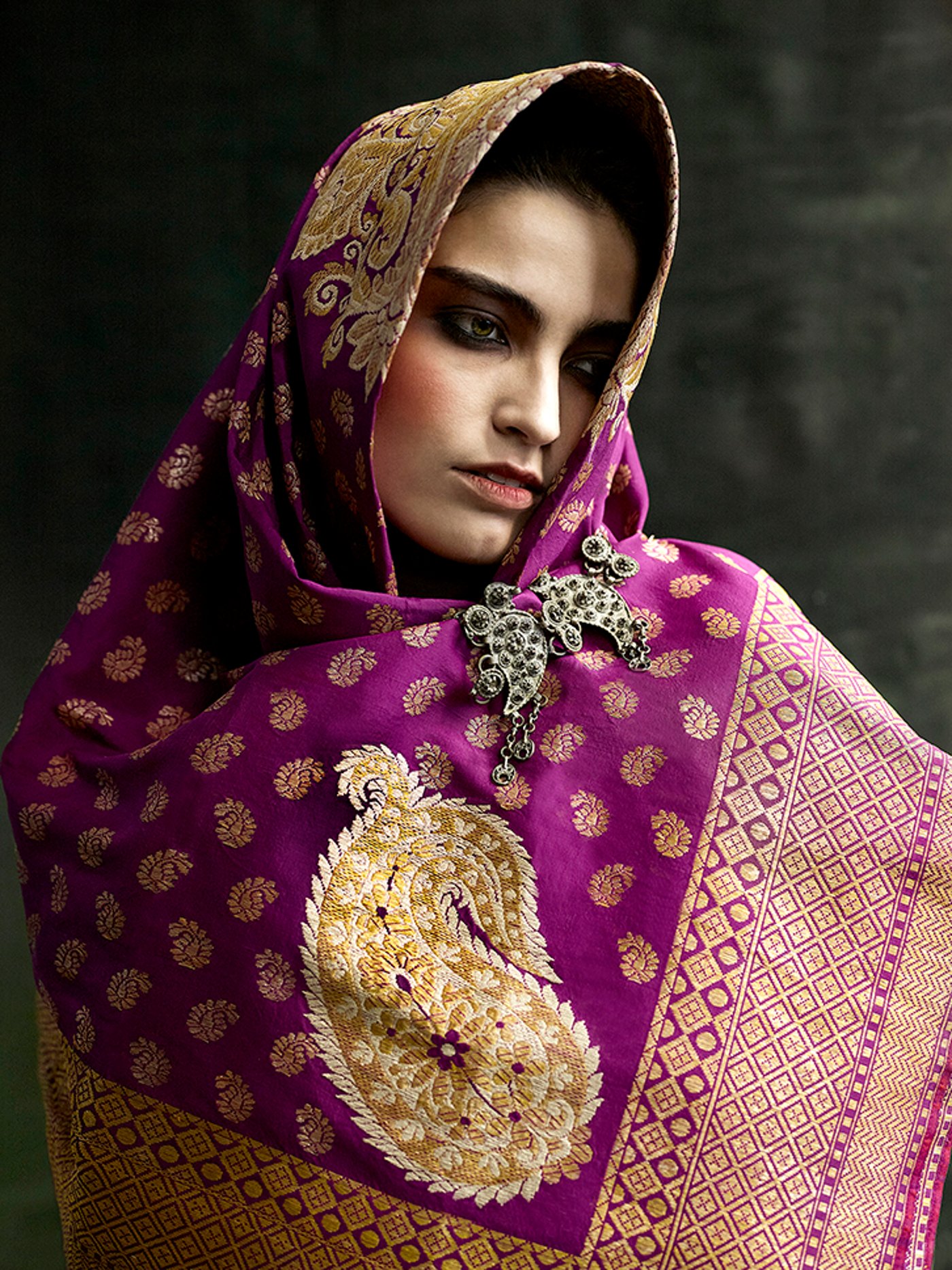 PERSIAN SCARF (צילום ונגליס קיריס)