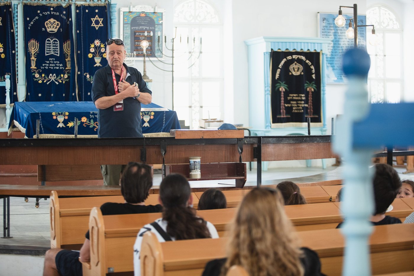 בתוך בית הכנסת במקוה ישראל (באדיבות מקוה ישראל)